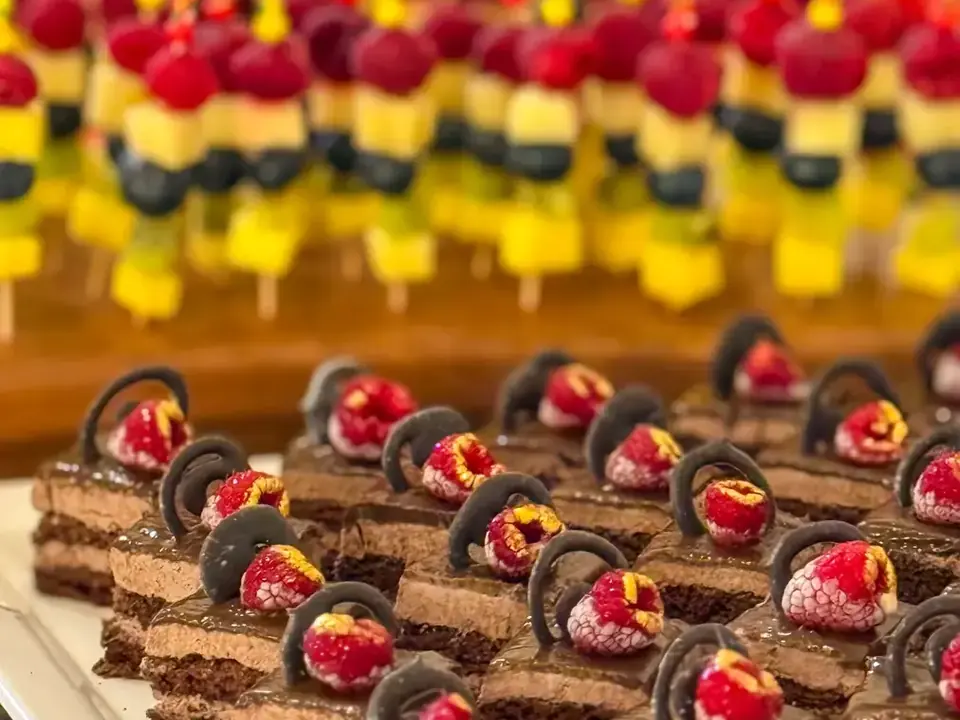 Sélection de pâtisseries au buffet Pensée
